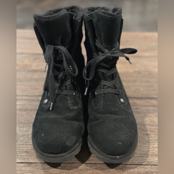 BearPaw Krista Black Suede Sheepskin Wool lined lace up wedge boots sz 7 - Picture 2 of 8